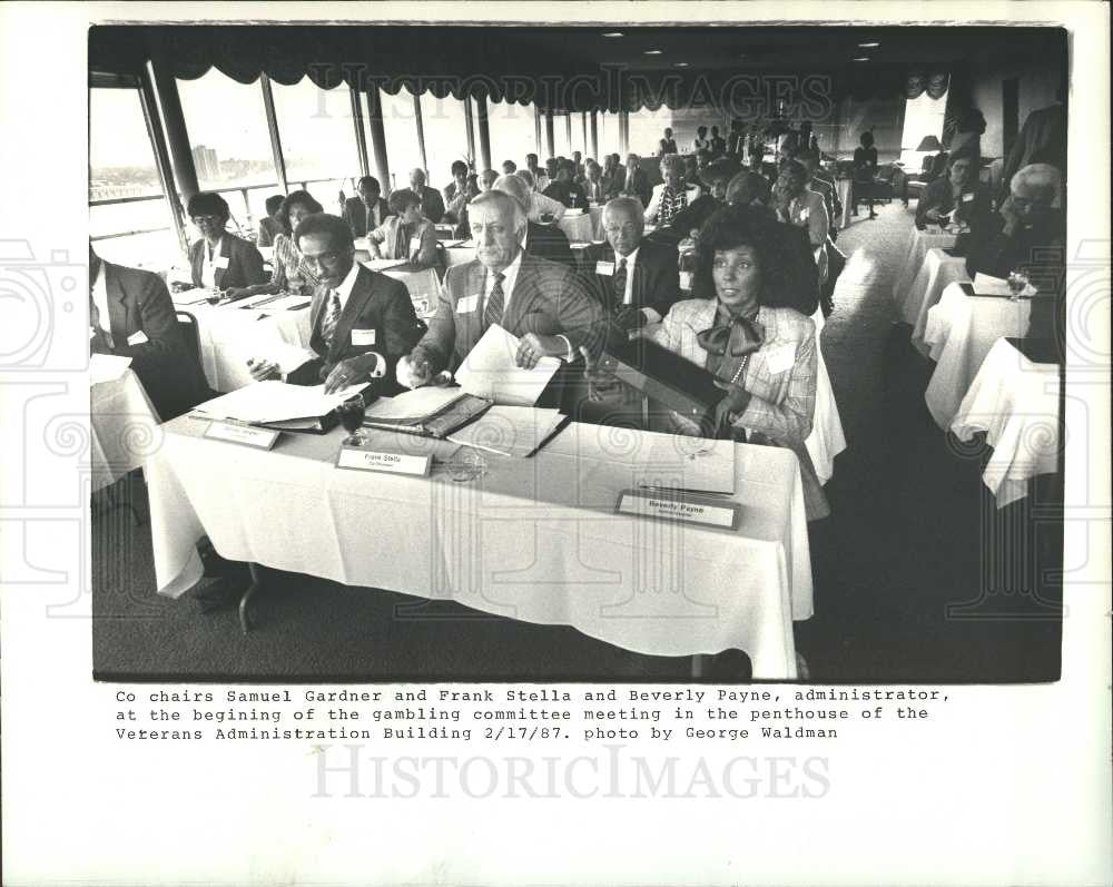 1998 Press Photo Gambling Samuel Gardner Beverly Payne - Historic Images