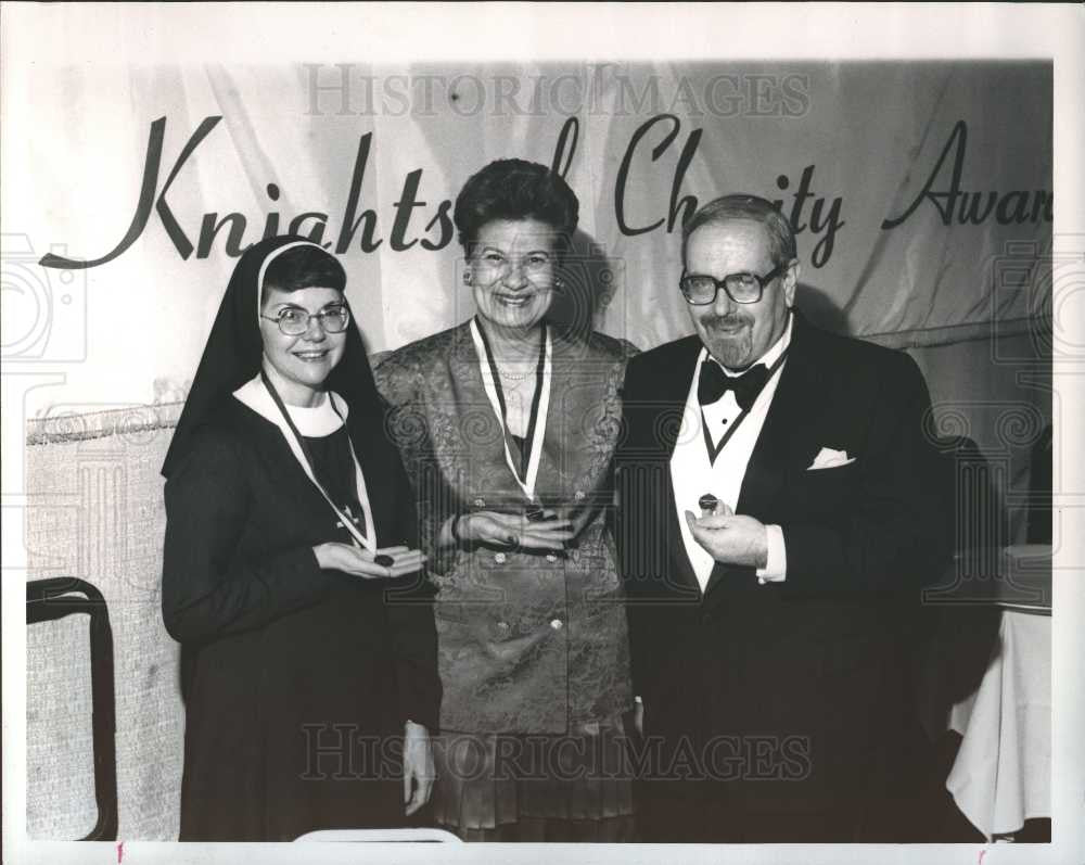 1989 Press Photo Mary Van de Vyver Mary Ball Leon Cohan - Historic Images