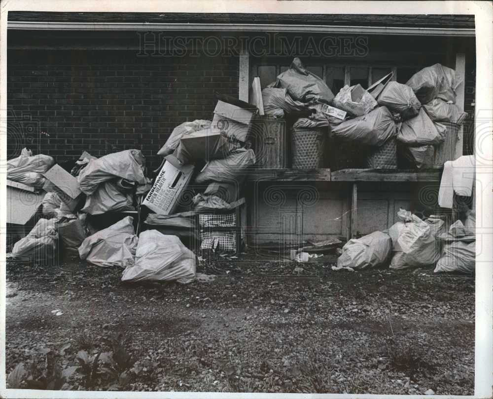 1972 Press Photo Garbage - Historic Images