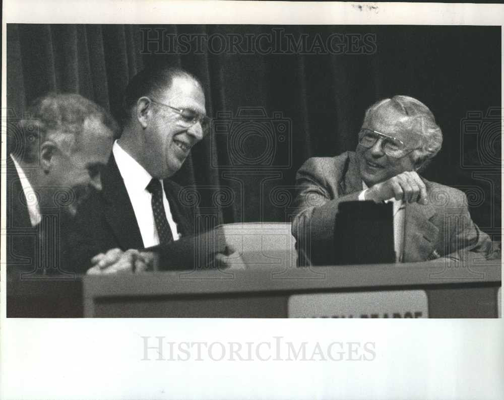 1989 Press Photo Meeting - Historic Images