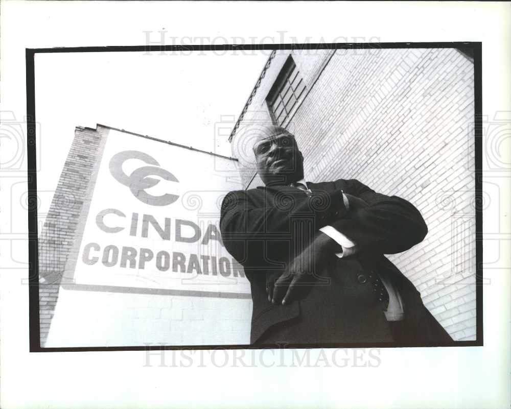 1990 Press Photo Virgil Cobb Cinda Corp. President - Historic Images