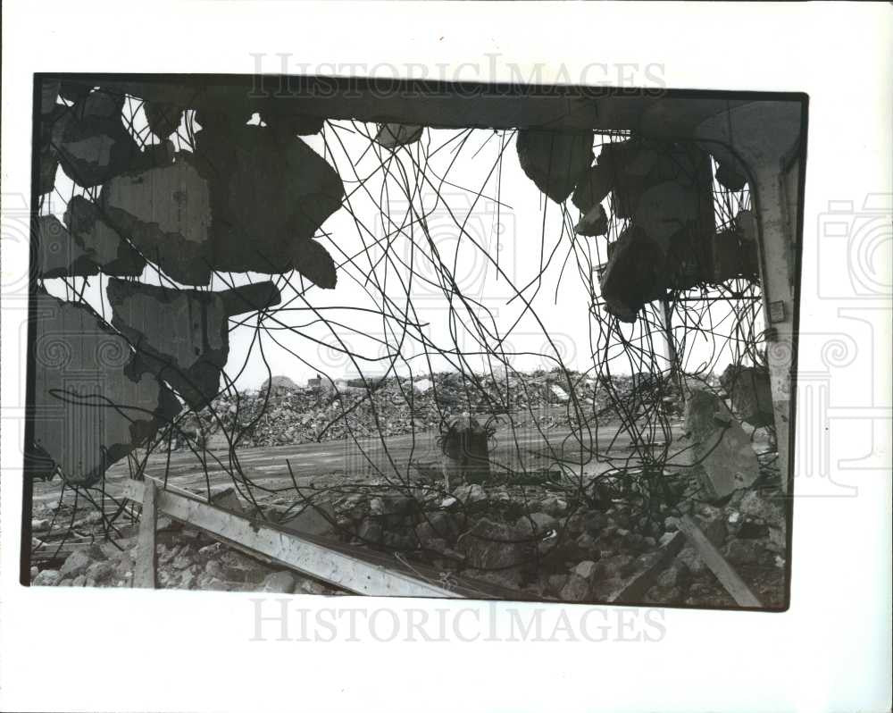 1992 Press Photo General Motors Corp. Fleetwood plant - Historic Images