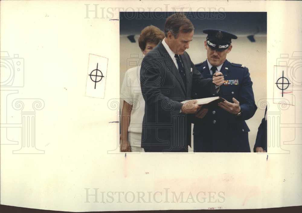 1988 Press Photo George H. W. Bush 41st U. S. President - Historic Images