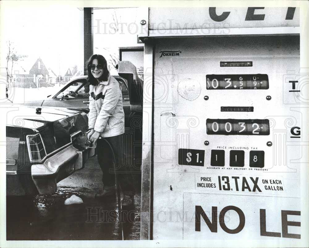 1980 Press Photo GASOLINE STATION - Historic Images