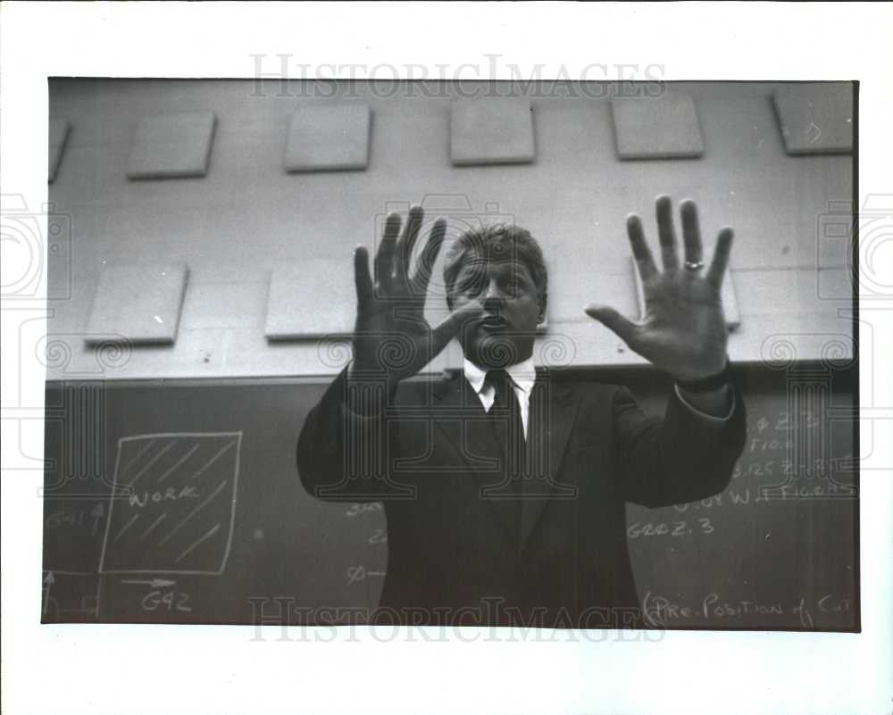 1992 Press Photo Bill Clinton Henry Ford College - Historic Images