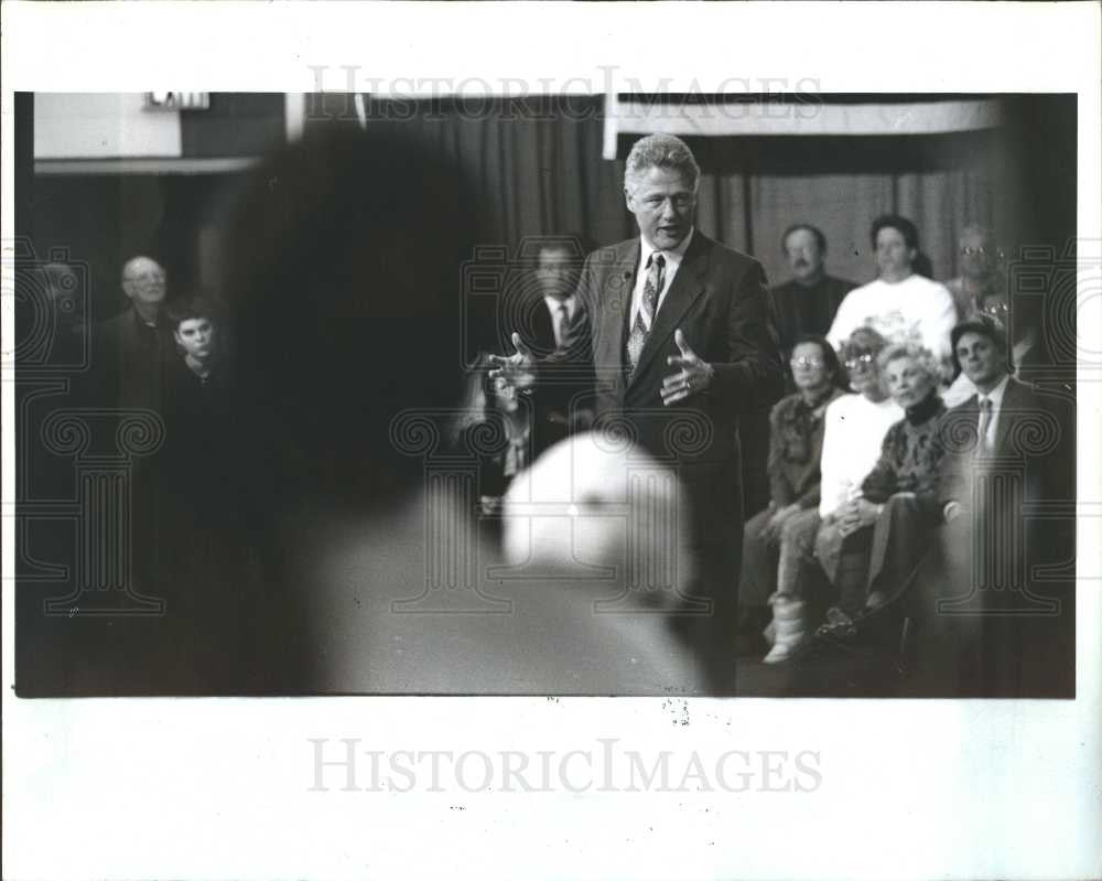 1982 Press Photo Bill Clinton campaigning Macomb County - Historic Images