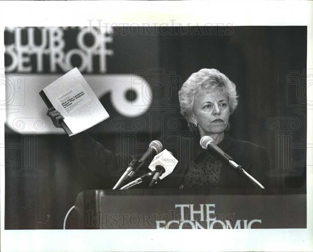 1992 Press Photo Lynne Ann Cheney National Endowment - Historic Images