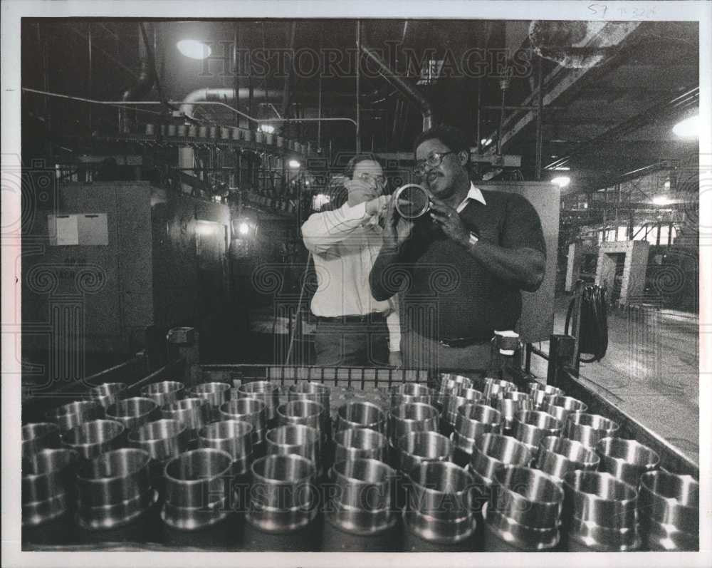 1988 Press Photo General Motors engine plant - Historic Images