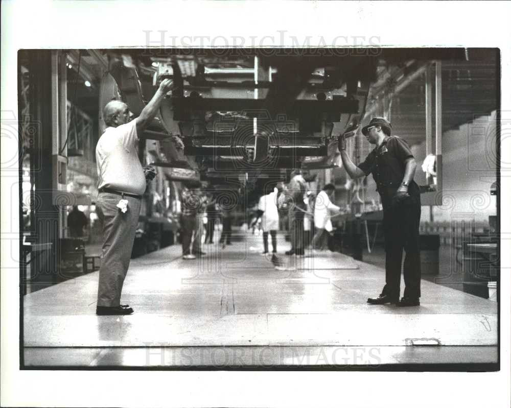 1992 Press Photo Factory - Historic Images