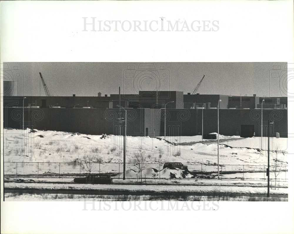 1984 Press Photo GM Cadillac Assembly Plant Holetown - Historic Images