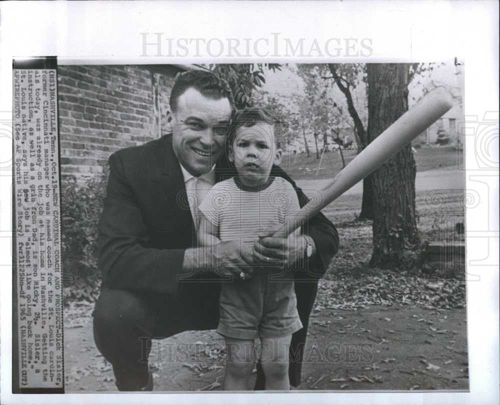 1965 Press Photo Dick Sisler St Louis Cardinals coach - Historic Images