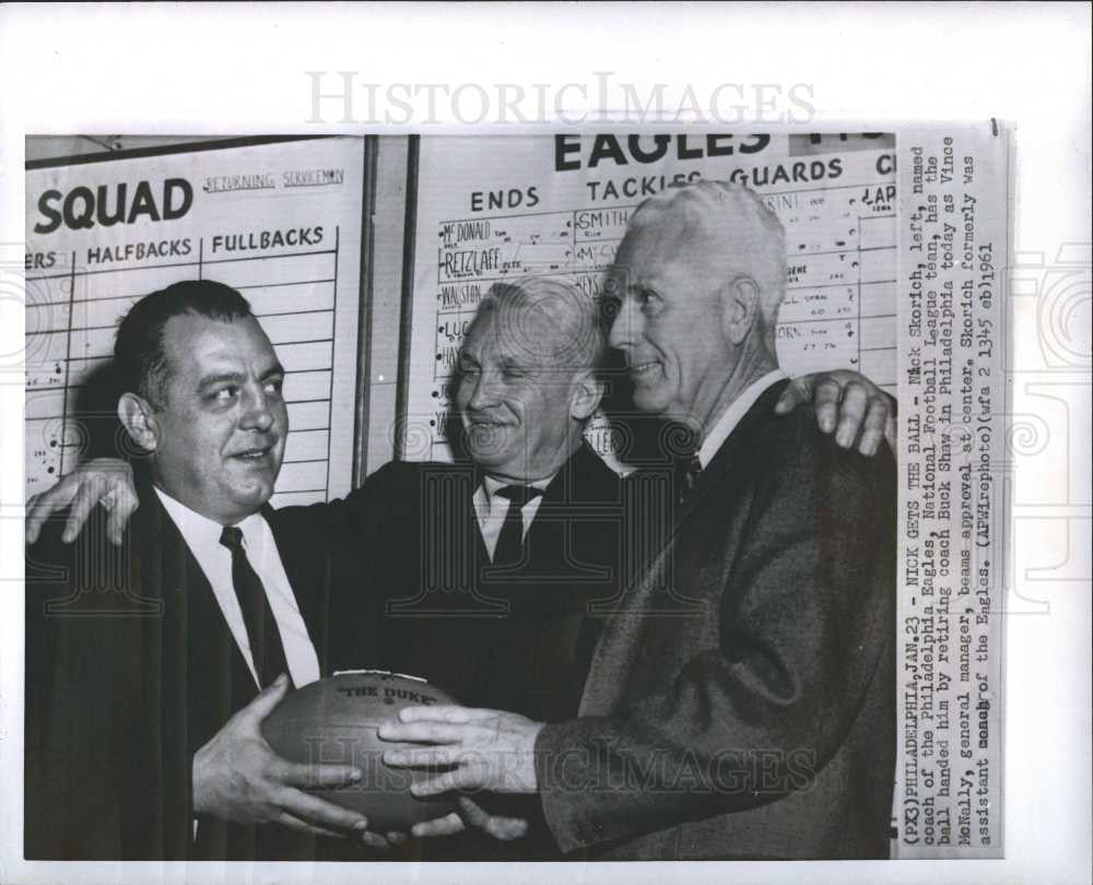 1961 Press Photo Nick Skorich Philadelphia Eagles coach - Historic Images
