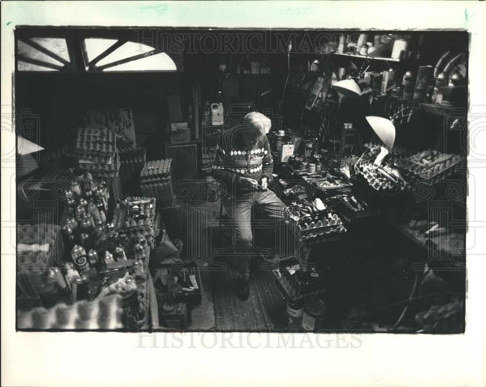 1987 Press Photo Fishing Iquipments - Historic Images