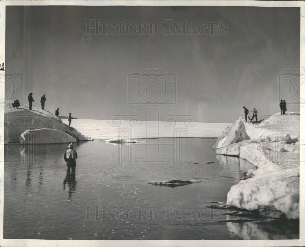 1959 Press Photo Rock River Schoolercraft County snow - Historic Images