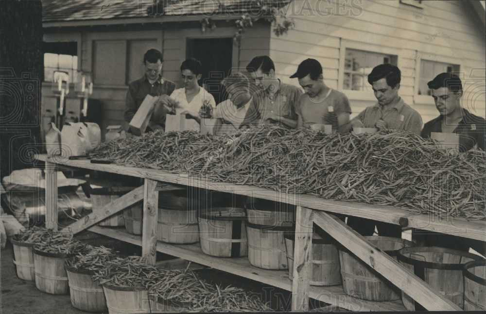 1940 Press Photo Ford Trade School Thrift Gardens Historic Images