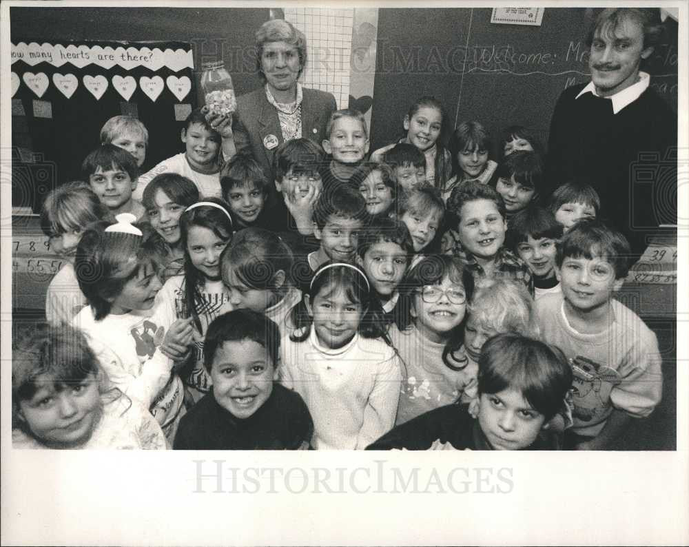 1989 Press Photo Teacher - Historic Images