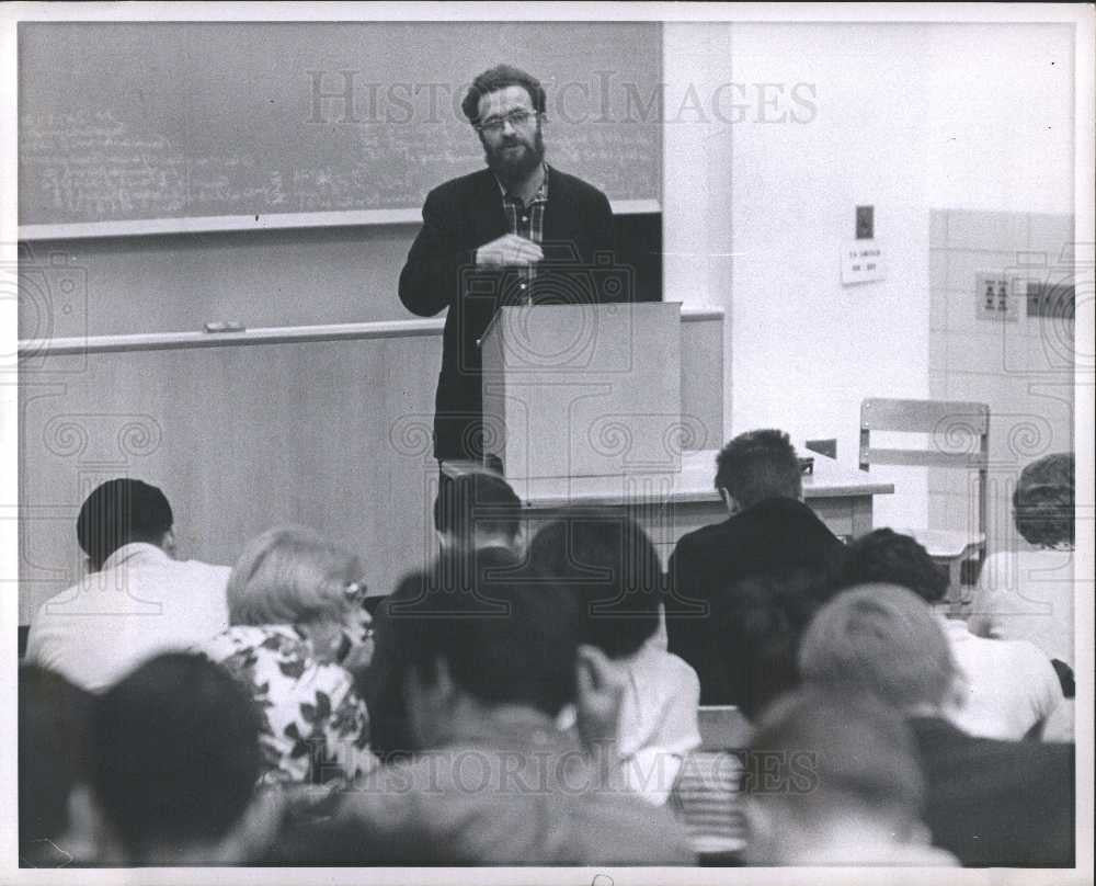 1966 Press Photo w.d. snodgrass, poet, lecture - Historic Images