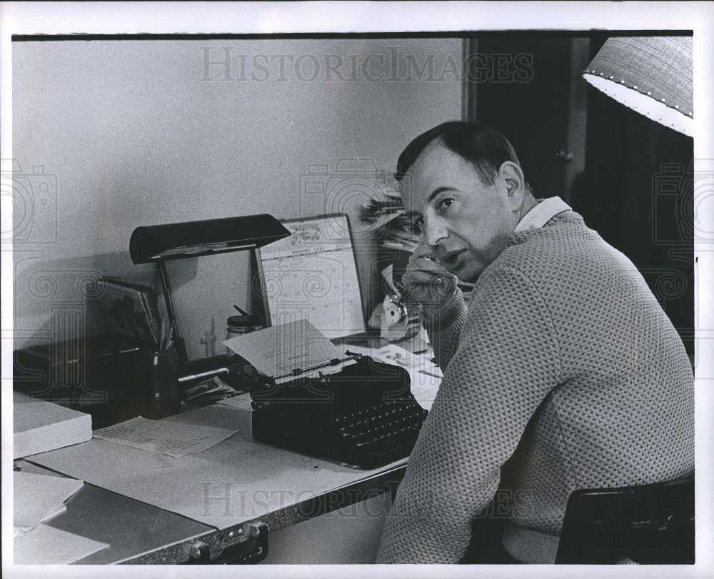 1961 Press Photo Vern Sneider Monroe Author - Historic Images