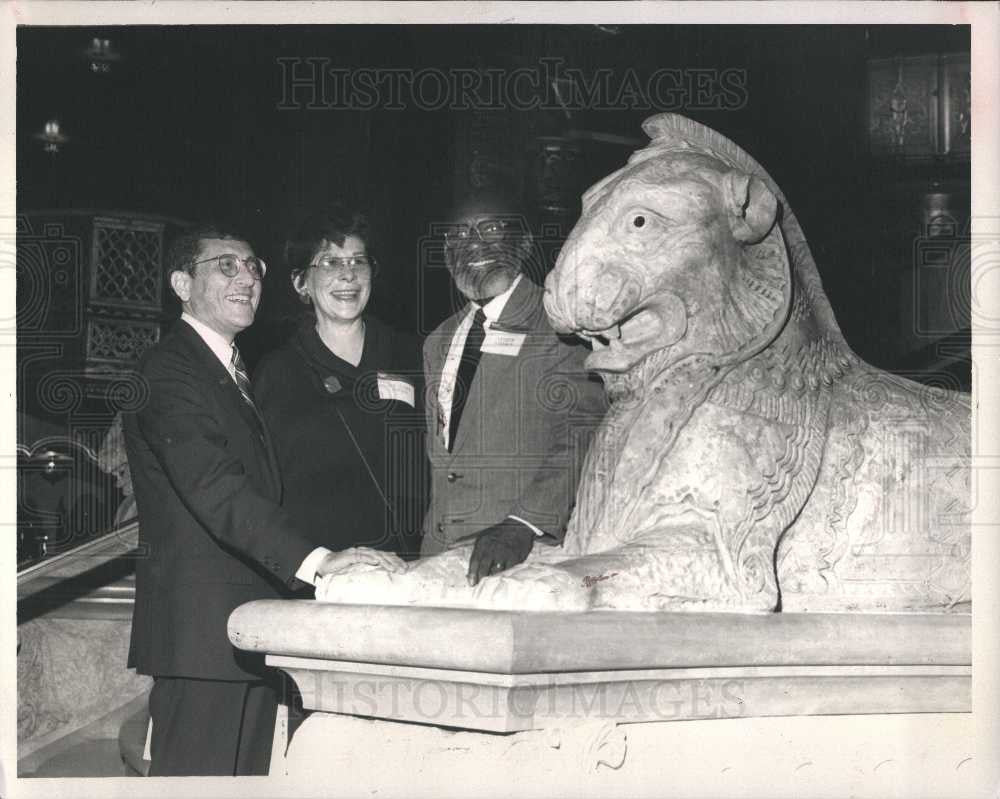 1988 Press Photo Sue Mark Smock, Dean Urban studies. - Historic Images