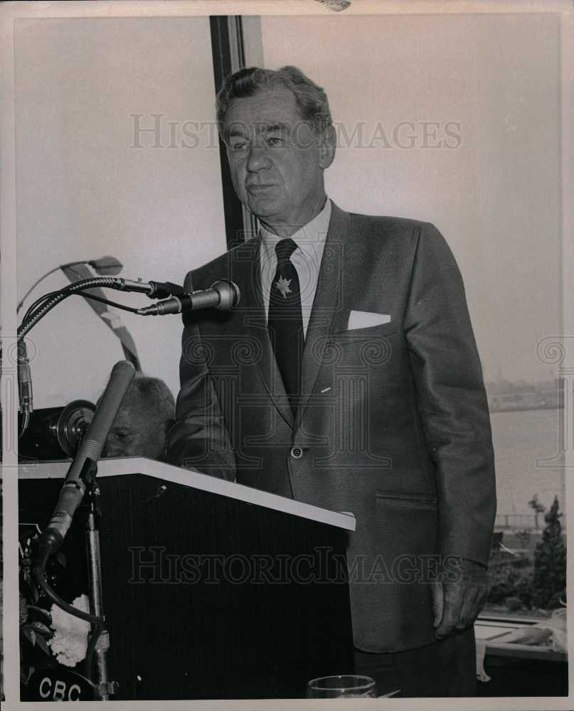 1967 Press Photo Lowell Thomas Writer Broadcaster - Historic Images