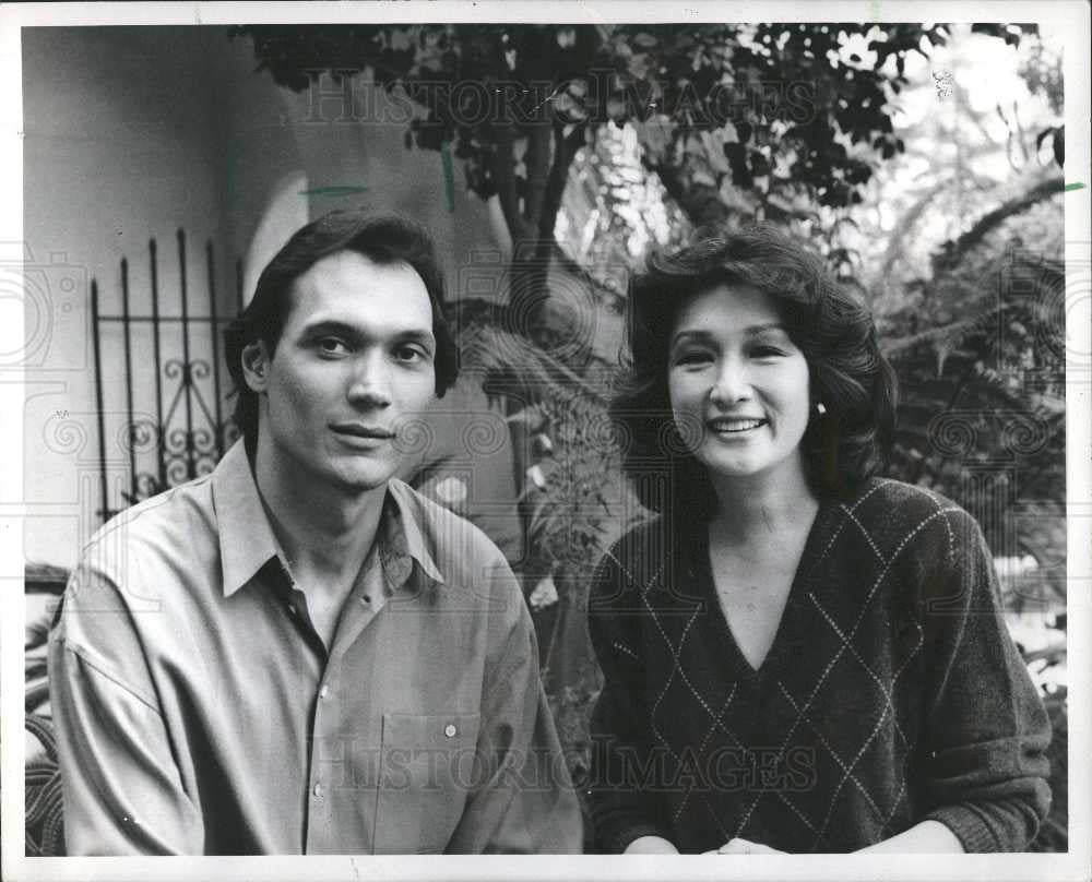 1990 Press Photo Connie Chung  Jimmy Smits - Historic Images