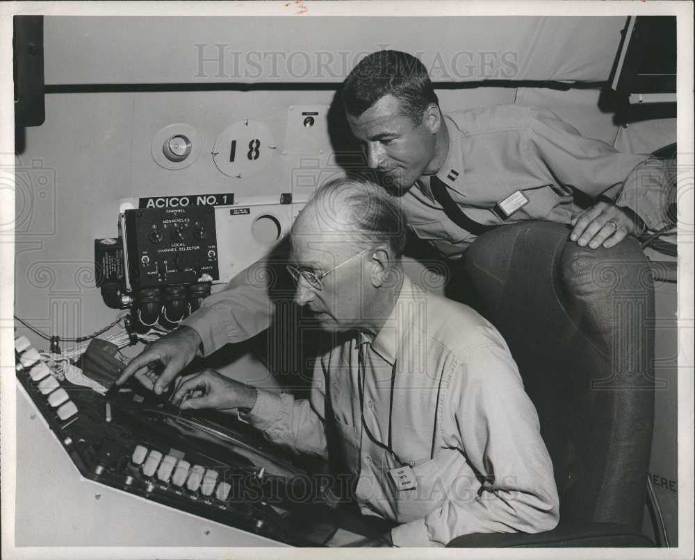 1957 Press Photo MI Justice Talbot Smith Lt J M Hession - Historic Images