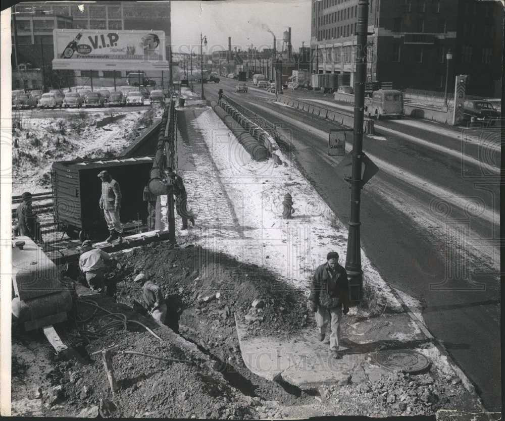 1955 Press Photo Detroit streets bridge traffic - Historic Images