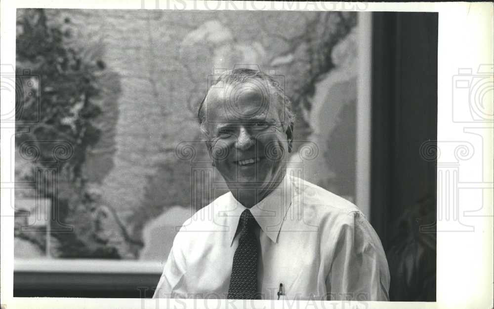1981 Press Photo Roger Smith Chairman CEO General Motor - Historic Images