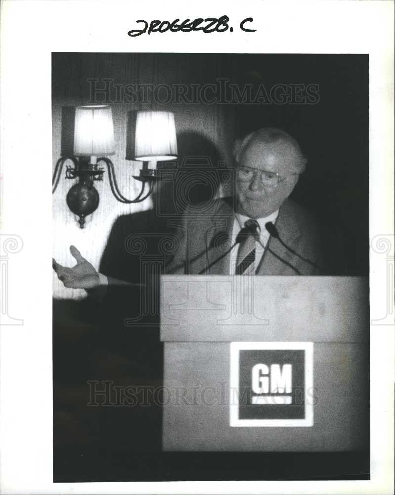 1989 Press Photo Smith CEO GM corp - Historic Images