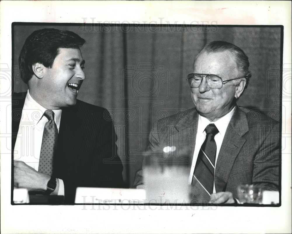 1985 Press Photo Roger Smith CEO General Motors - Historic Images
