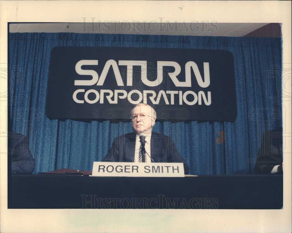 1987 Press Photo ROGER SMITH  GM. SATURN CORPORATION. - Historic Images