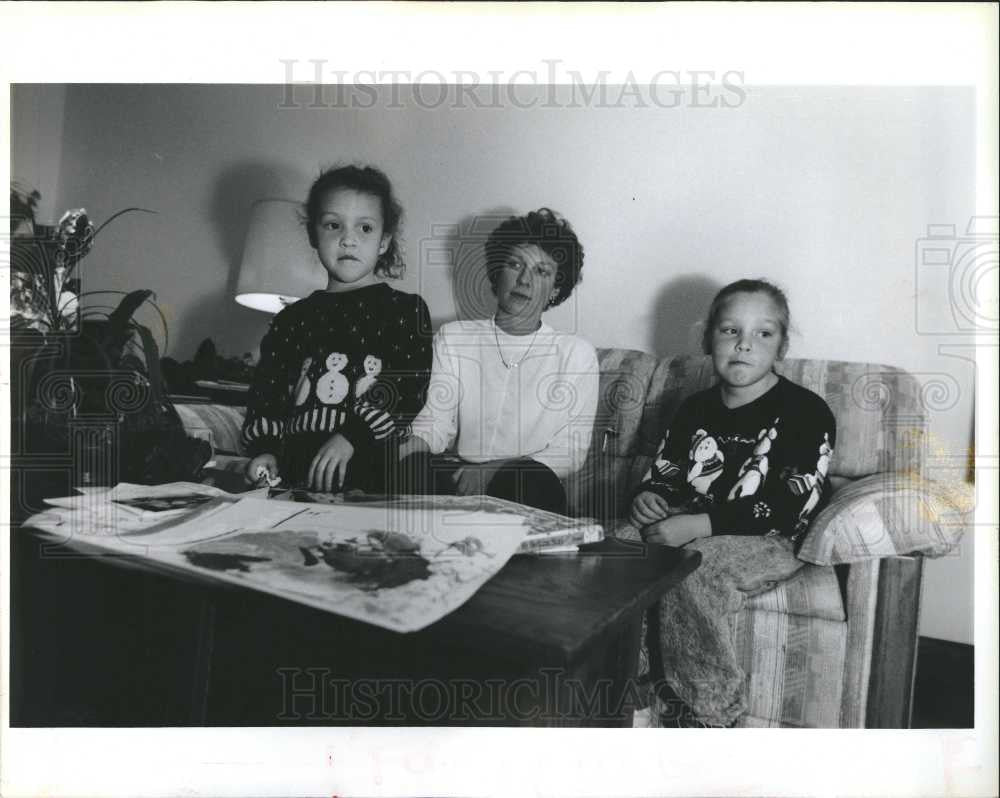 1990 Press Photo Kids - Historic Images