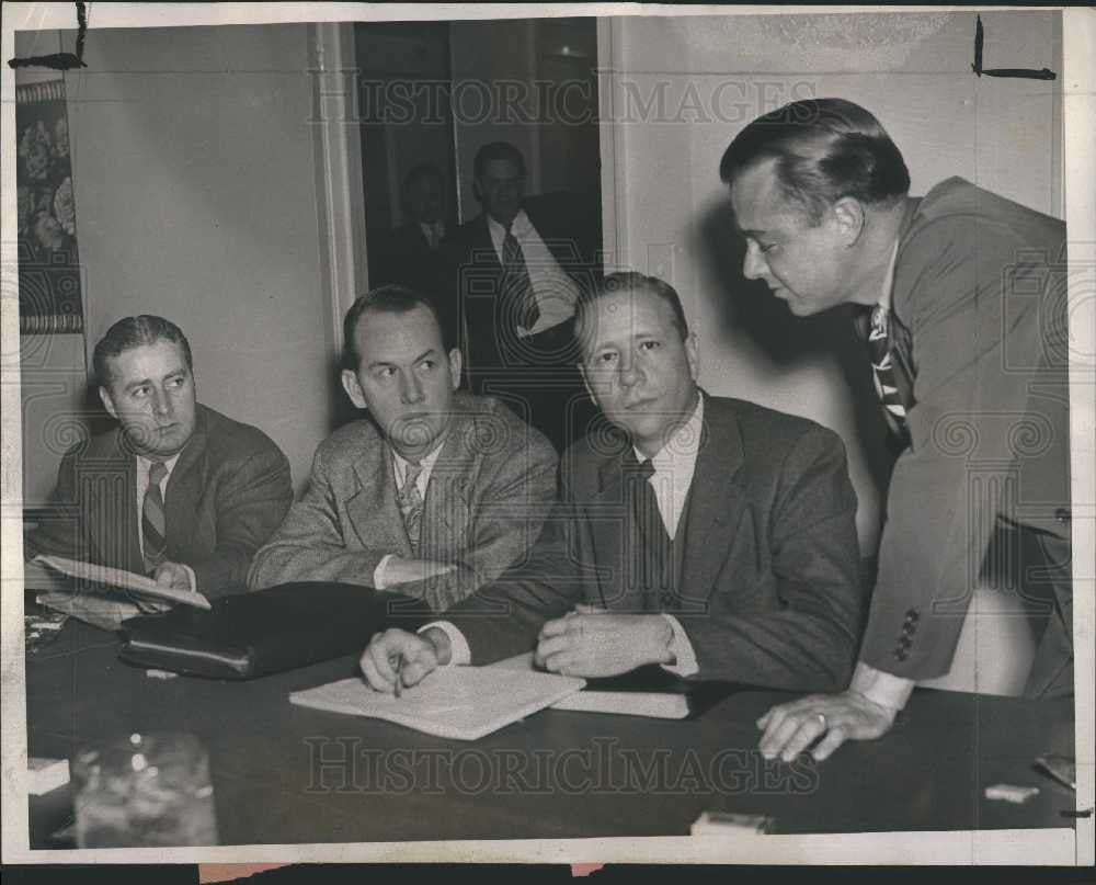 1945 Press Photo Ford Motors Co. UAW Officials - Historic Images