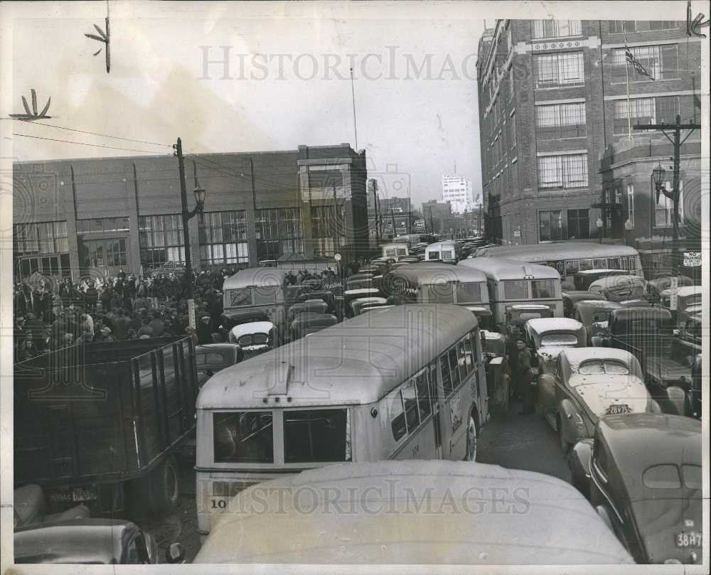 1945 Press Photo Ford Motors Co Canada Windsor - Historic Images