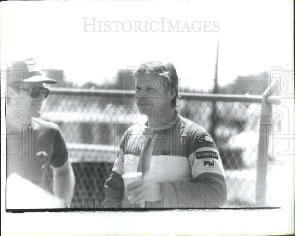 1992 Press Photo men - Historic Images