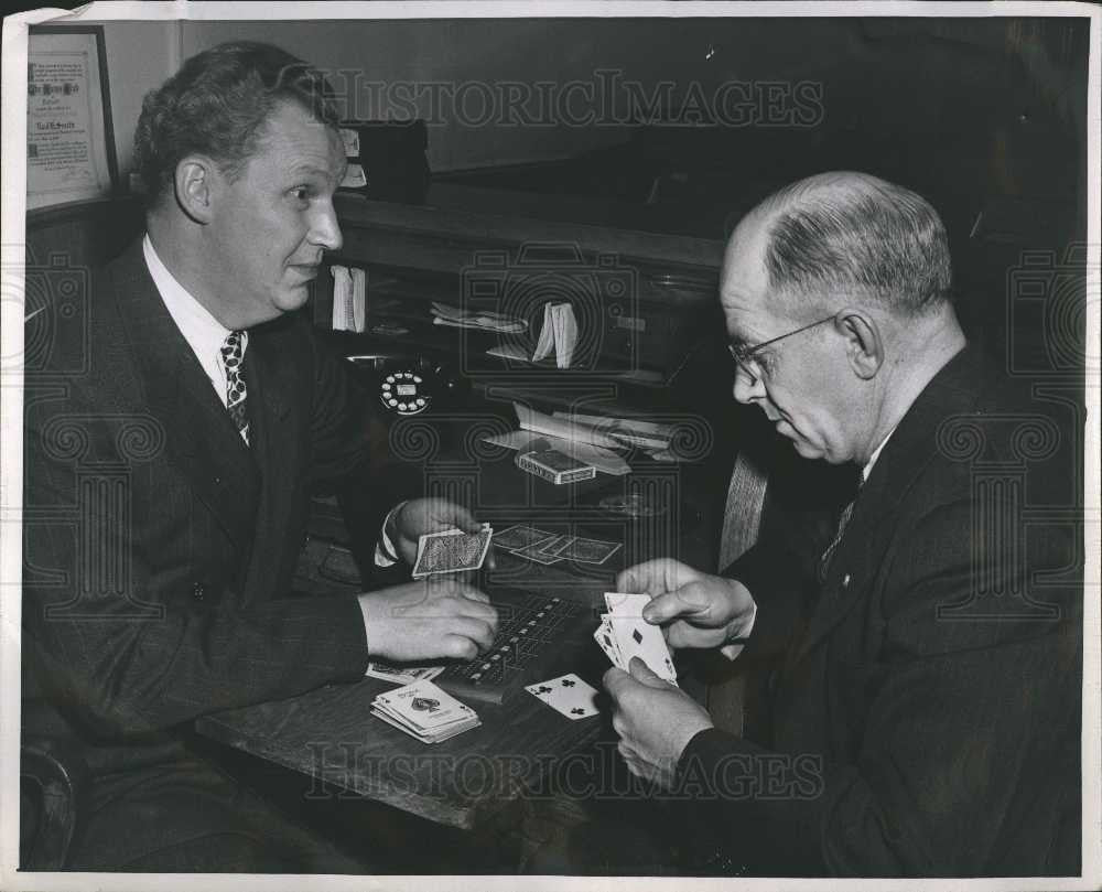 1947 Press Photo Judge Ned H Smith Clerk Harold Elliott - Historic Images