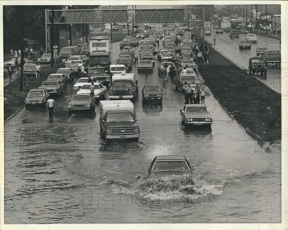 1979 Press Photo flood Michigan Dearborn Heights rain - Historic Images