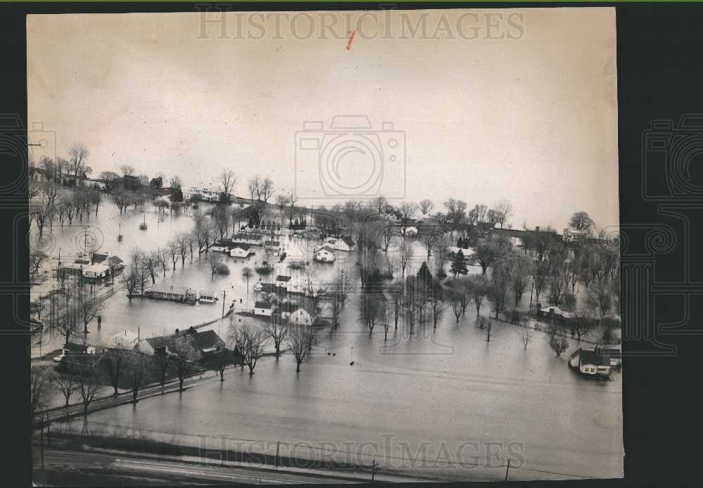 1966 Press Photo Flood - Historic Images