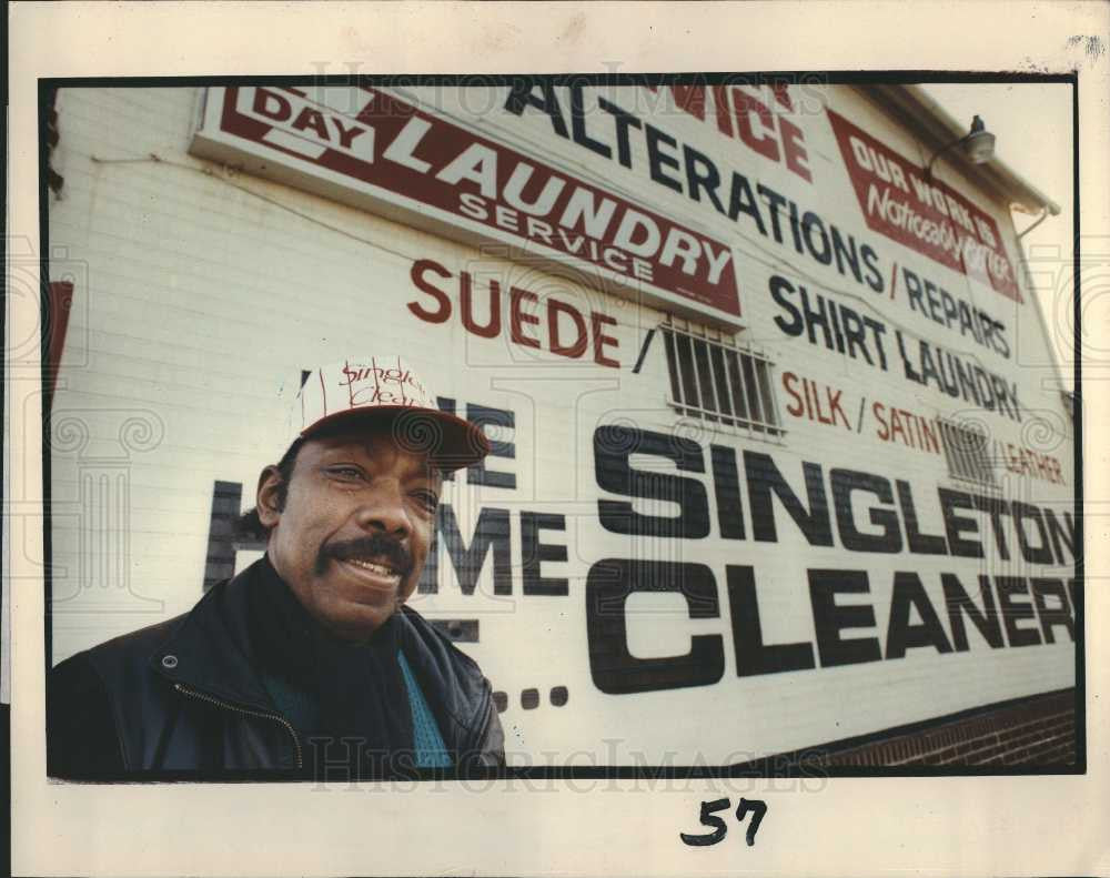 1993 Press Photo singleton actor american - Historic Images