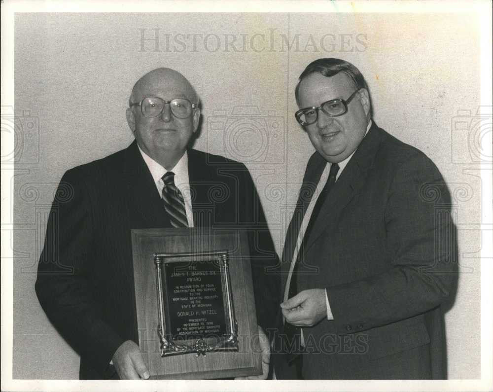 1987 Press Photo Ronald Sinclair Michigan Banker - Historic Images