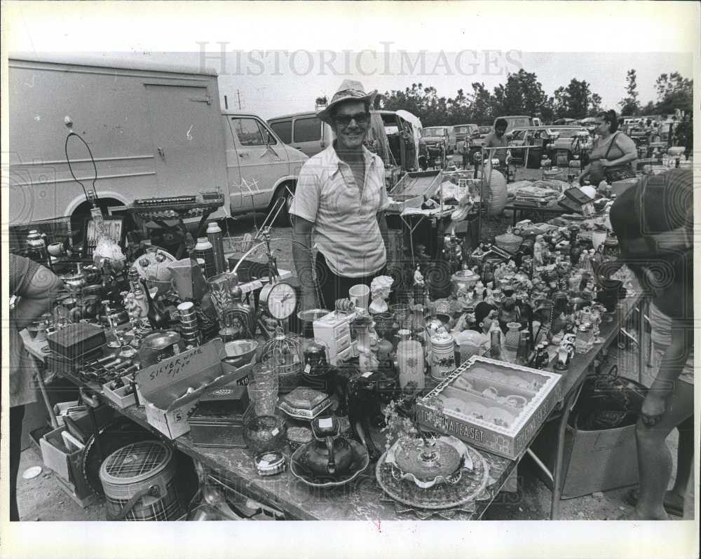 1979 Press Photo Flea Market Secondhand Goods Swap Meet - Historic Images
