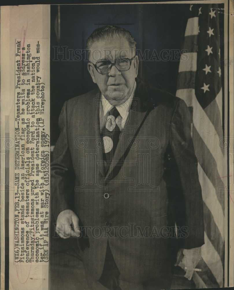 1975 Press Photo Frank Fitzsimmons beside a US Flag - Historic Images