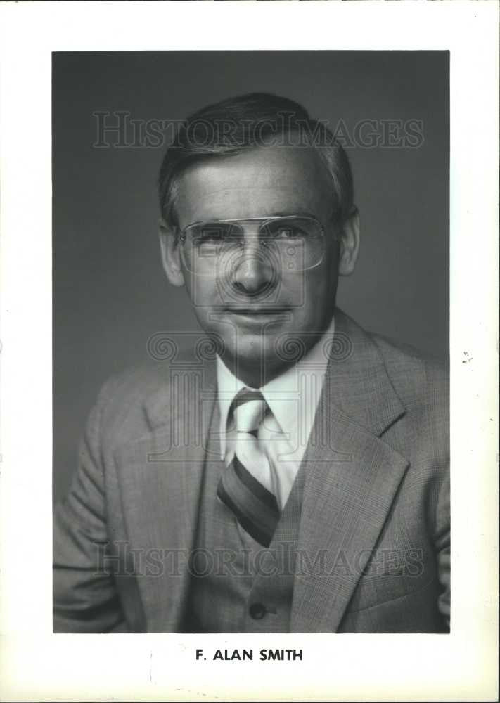1985 Press Photo F. Alan Smith Executive Vice President - Historic Images