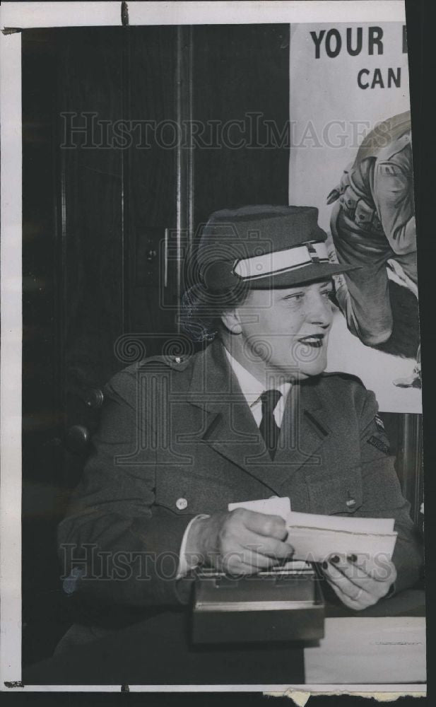 1943 Press Photo Mrs. George M. Slocum - Historic Images