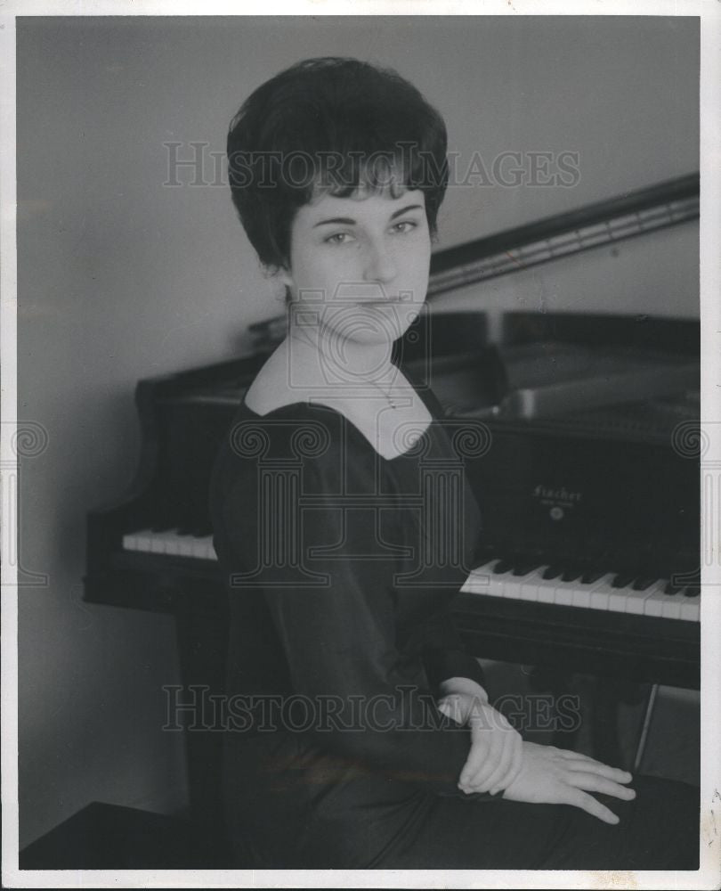 1963 Press Photo Rita Sloan - Historic Images