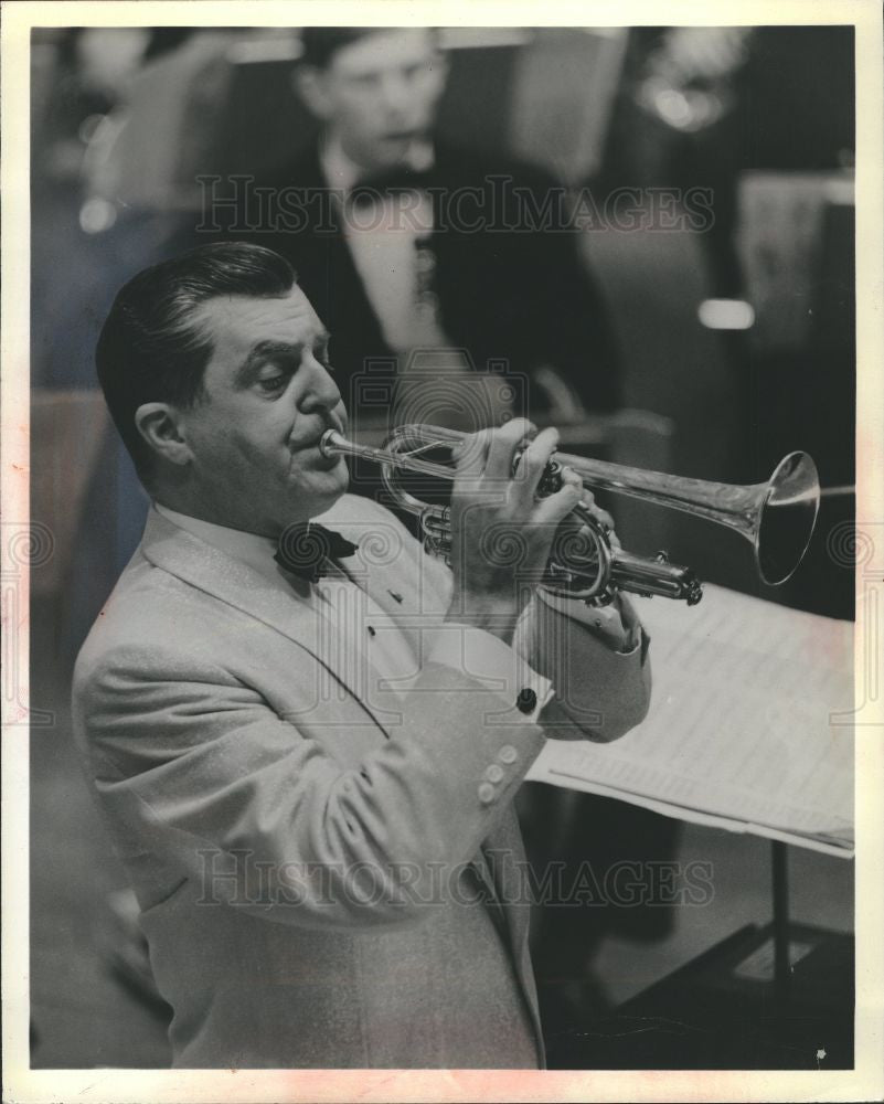 1977 Press Photo Leonard S. Smith Conductor - Historic Images