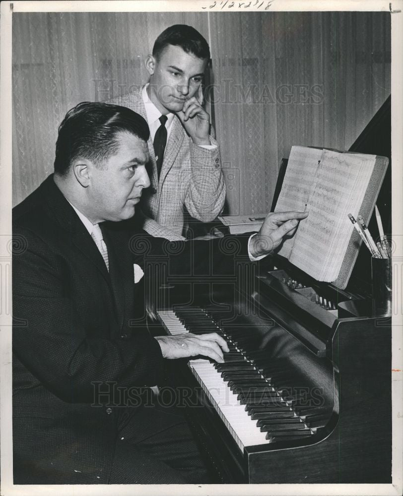 1961 Press Photo musician teacher music piano student - Historic Images