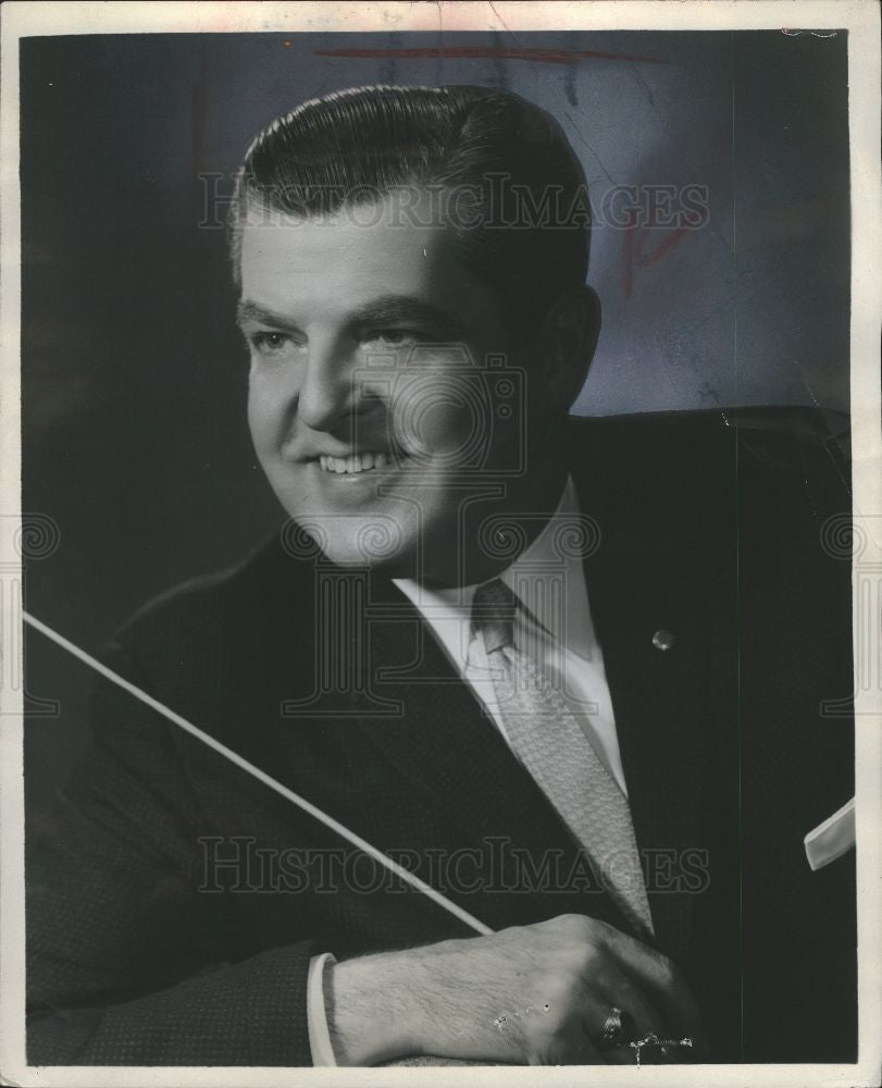 1962 Press Photo Leonard B. Smith - Conductor - Historic Images