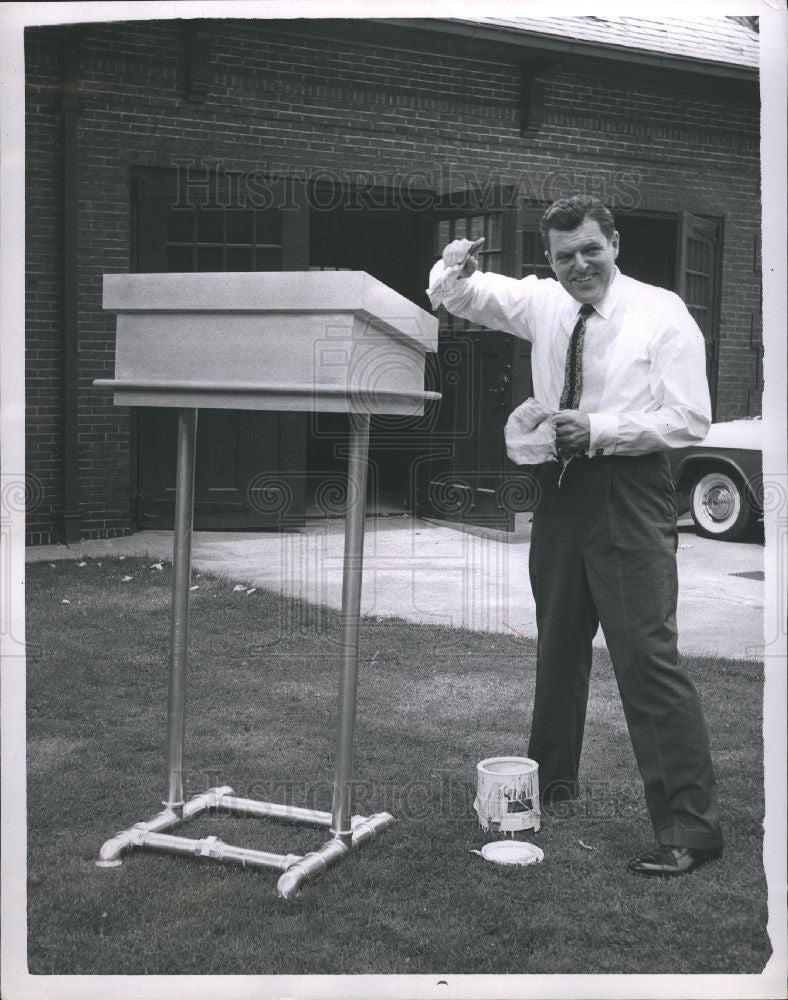 1958 Press Photo Iroquois Smith podium - Historic Images