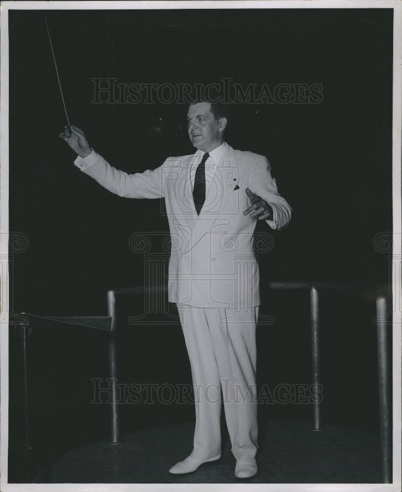 1952 Press Photo Leonard Smith Detroit symphony 1952 - Historic Images